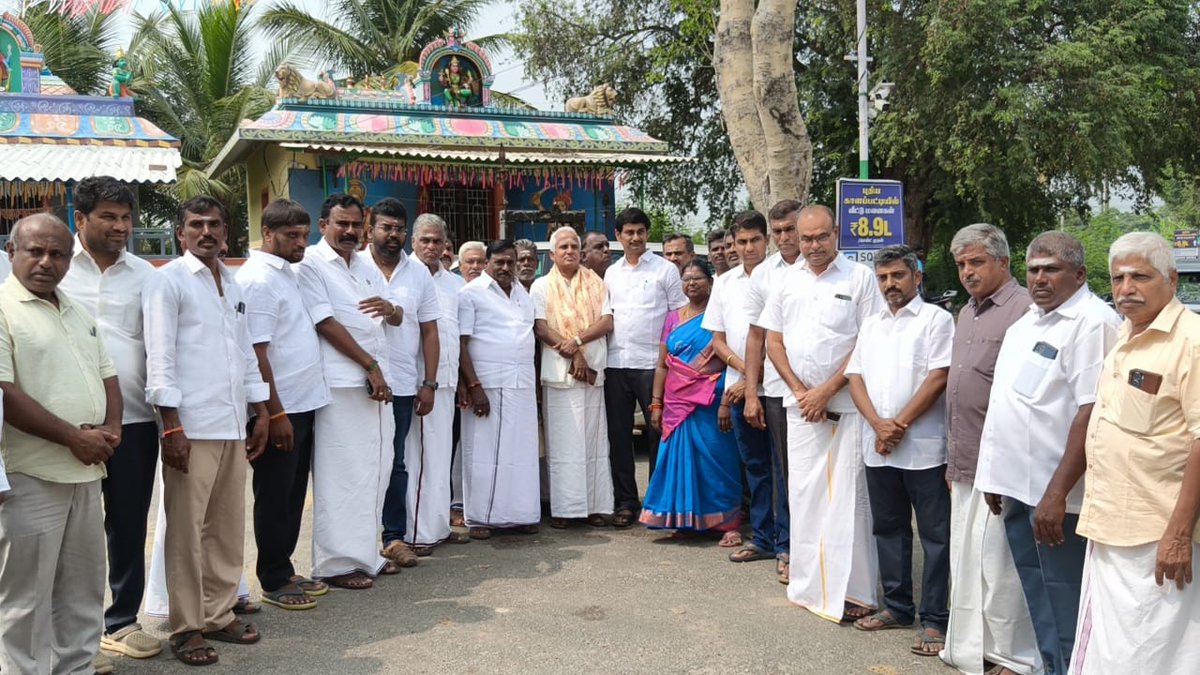 சூலூர் ஒன்றியம் வாகராயன்பாளையம் வாக்காளர் சிறப்பு முகாமைச் சென்று பார்த்தோம். உடன் சூலூர் சட்டமன்ற உறுப்பினர் திரு கந்தசாமி மற்றும் பொறுப்பாளர்கள். <a href="/BJP4TamilNadu/">BJP Tamilnadu</a> <a href="/NainarBJP/">Nainar Nagenthran</a> <a href="/blsanthosh/">B L Santhosh</a> <a href="/KesavaVinayakan/">Kesava Vinayakan</a> <a href="/MenonArvindBJP/">Dr. Arvind Menon</a>