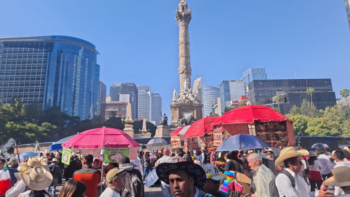 PLibertarioMx's tweet image. A punto de iniciar marcha en CDMX hacia Palacio Nacional

No somos 10, no somos 100, CUENTANOS BIEN‼️

También sumen las más de 80 ciudades de provincia con horario de acuerdo a lo programado en cada lugar

#ElFuturoEsLibertario

#MarchaNacional #15N
#GeneraciónZ
#NoAlSocialismo