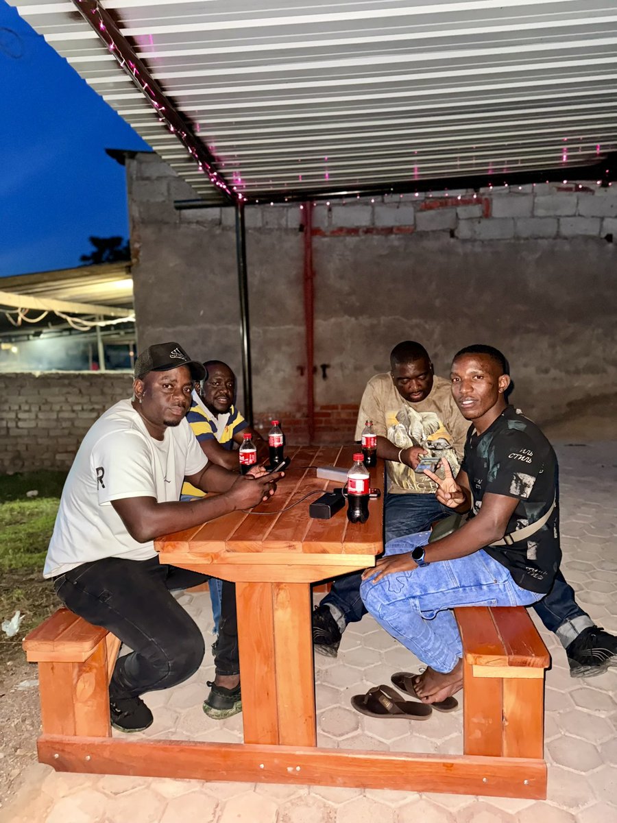 Now with Kalos meats, bro is very humble. 

Pachikwanha drinking chikendikeke. 😂😂