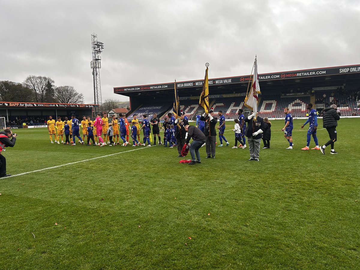 TarranRebecca's tweet image. Honoured and privileged to attend the Remembrance fixture at @officiallydale with @JEMsoc @leerigbyfdn @GMLO_UK Fantastic 3 points too!
