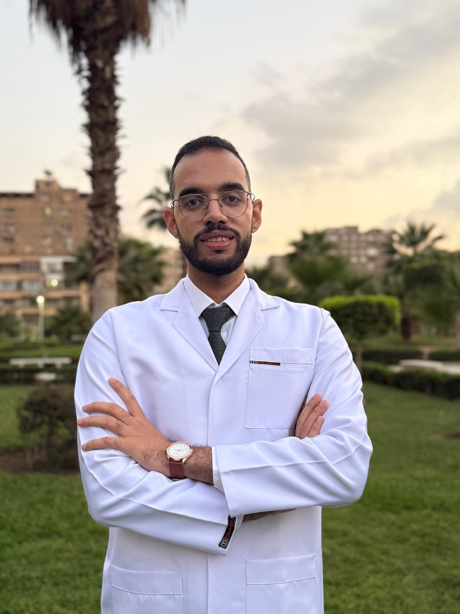 أول صورة بالبالطو بعد ما قربت أخلص امتياز