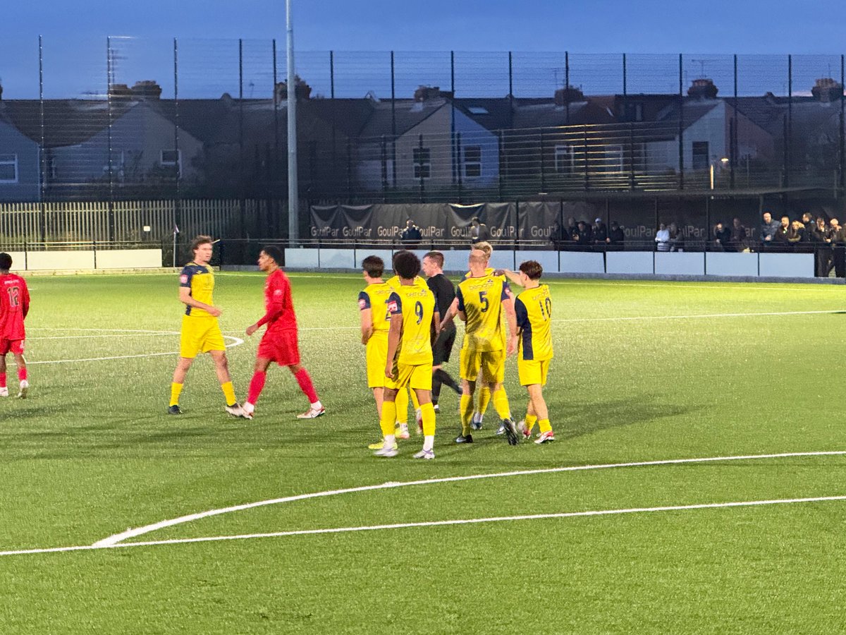 PompeyNewsNow's tweet image. FT: @MONEYFIELDSFC 4-2 @South_ParkFC 

🟡🟡 Franklyn 
🟡 Singerr 
🟡 Blankson 

#LocalFootball #NonLeague 

@IsthmianLeague