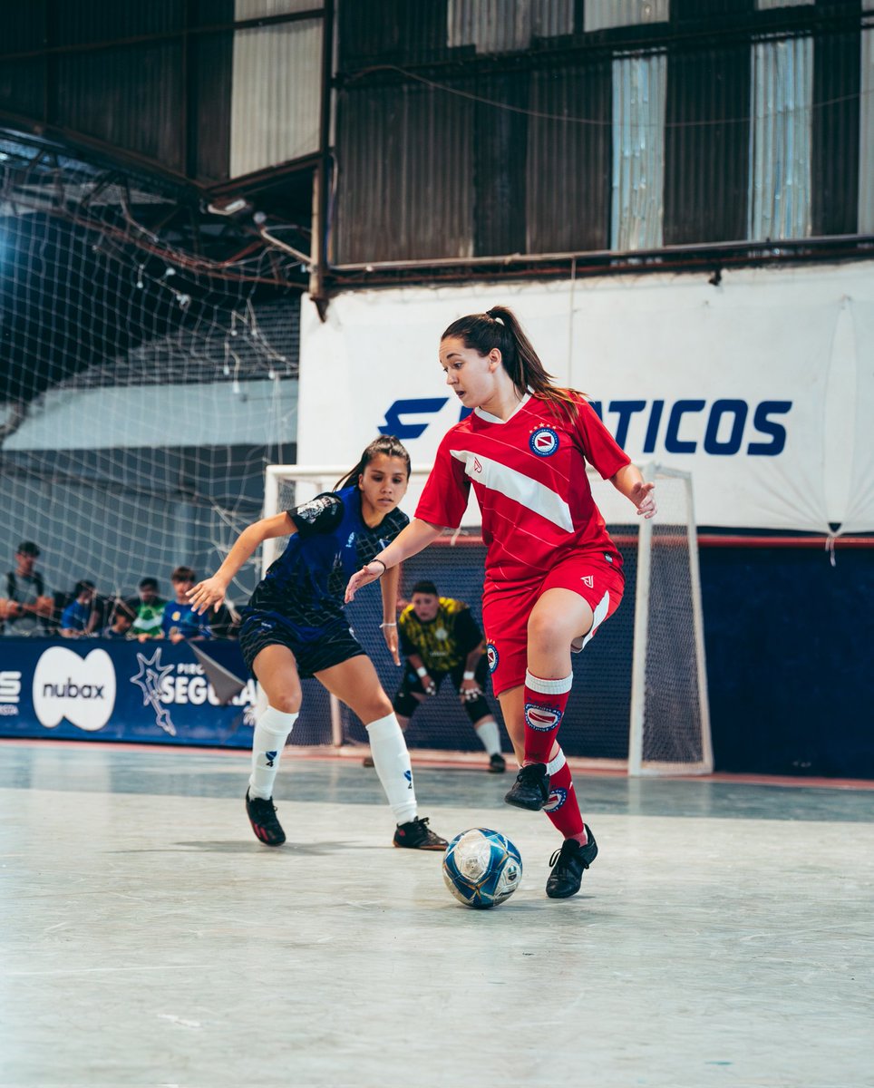 FutsalFemAAAJ's tweet image. La Primera no pudo en el play-off

#AAAJ enfrentó a Villa Heredia en el @LAAMBACamp y cayó 4-1 en el mano a mano de los dieciseisavos de final.

⚽️ Baptista marcó el gol del Bicho.

¡Esta noche habrá revancha en la Copa de la Liga! #VamosTodasUnidas 🐞❤️

📸 IG @nadiadegrassi