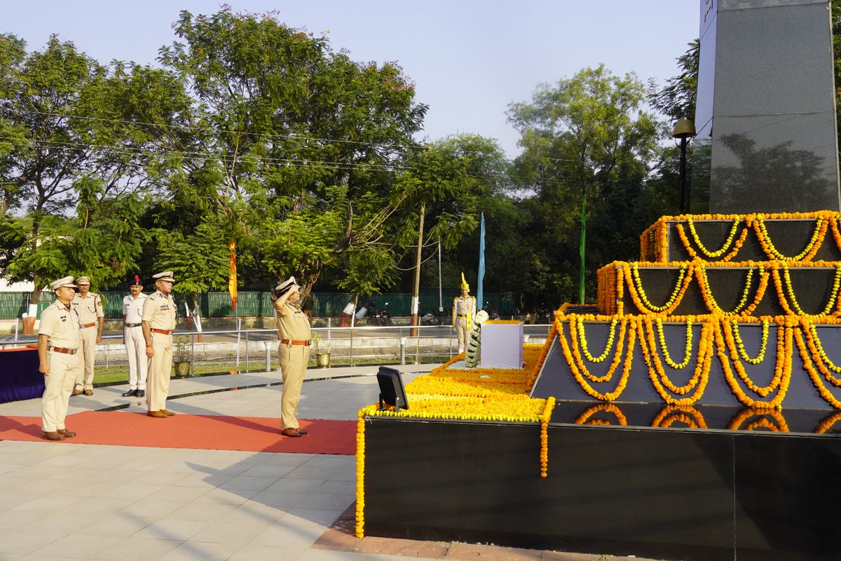 CISFTraining's tweet image. Passing Out Parade – 85th Batch CT/GD, RTC Bhilai 🇮🇳

Smt. Nilima Rani Singh, IG/CS CISF HQrs Bhilai, graced the Passing Out Parade of the 85th Batch CT/GD at RTC Bhilai, where 2,063 constables successfully completed 43 weeks of training and passed out on 15.11.2025.🇮🇳
@CISFHQrs