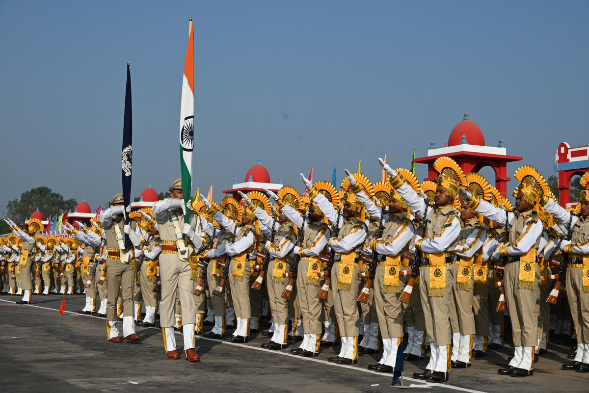 CISFTraining's tweet image. Passing Out Parade – 85th Batch CT/GD, RTC Bhilai 🇮🇳

Smt. Nilima Rani Singh, IG/CS CISF HQrs Bhilai, graced the Passing Out Parade of the 85th Batch CT/GD at RTC Bhilai, where 2,063 constables successfully completed 43 weeks of training and passed out on 15.11.2025.🇮🇳
@CISFHQrs