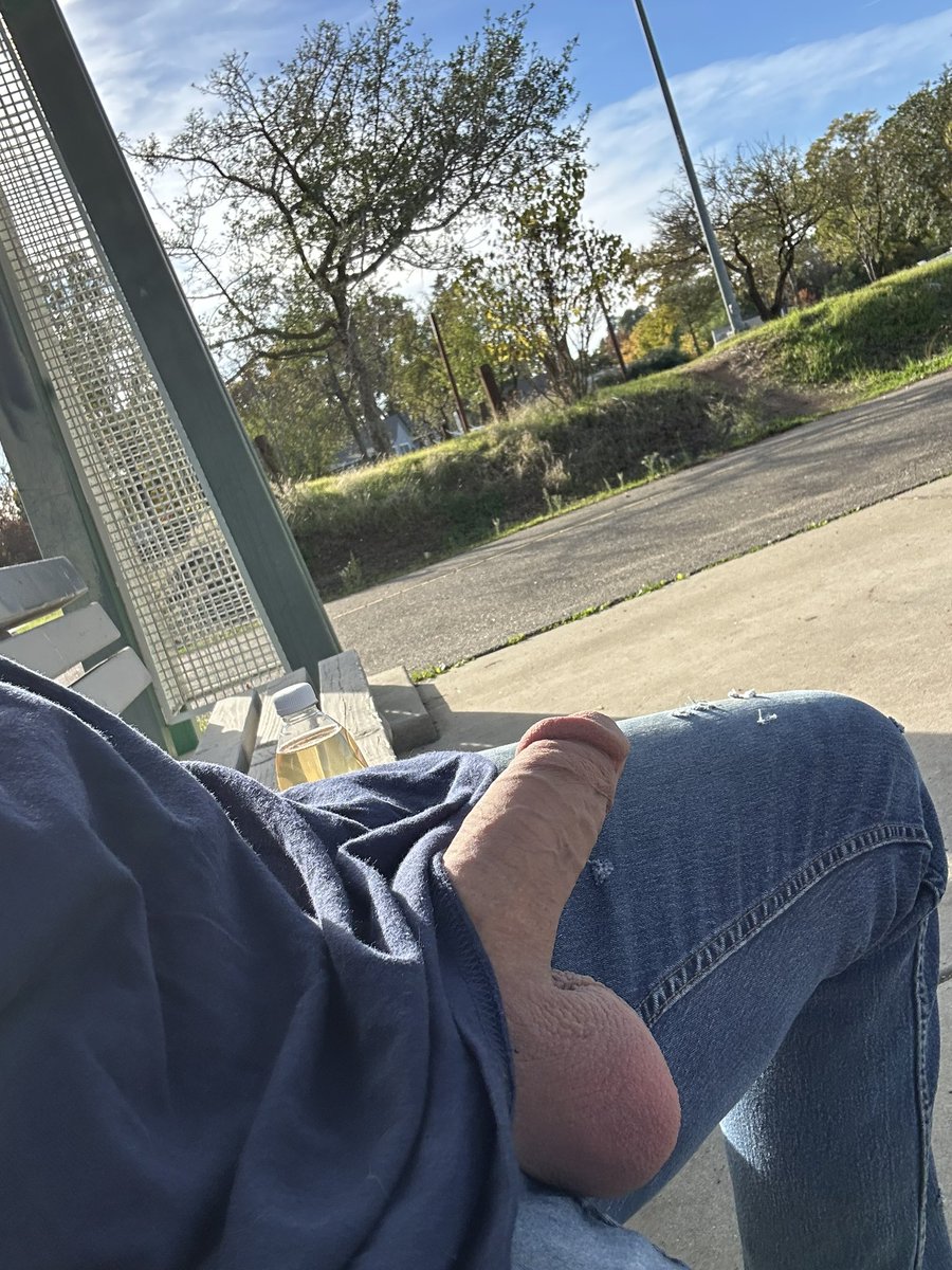 I’m still here🫡🙋🏼‍♂️

#publicexhib #nudeinpublic #gaycruising #gayexhib #bwc #b8terbenz