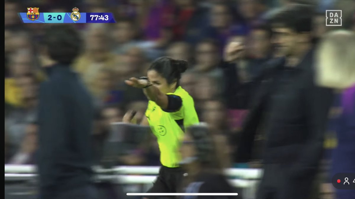 JeffFcb14's tweet image. -Anulan un gol por supuesta “mano”
-Pitan un penalti que en la vida nunca es
-Agregan 11 minutos para que lo empaten 
-Les metemos 2 goles más en esos 11

QUE MAMEN DEL FC BARCELONA FEMENÍ