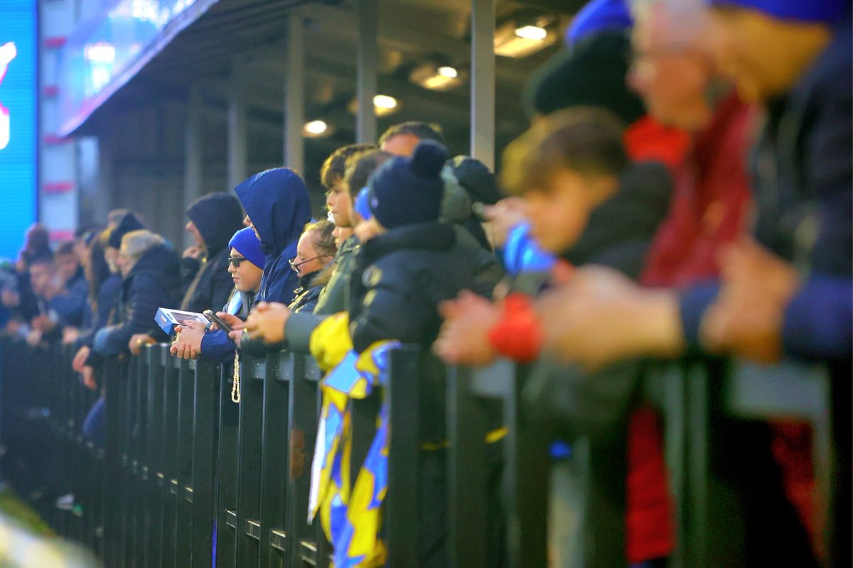 3-0 ft'

3 good goals from the Moors another win and a cleansheet to add to the 7 games, 6 wins, and 6 cleansheets. Very good performance especially after going down to 10 men. 💛💙

#COYM | <a href="/SolihullMoors/">Solihull Moors FC</a> | #YouMoors