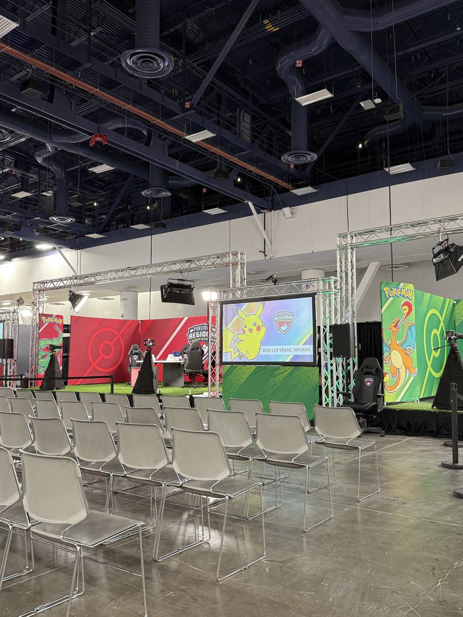 orobees's tweet image. in vegas to get lit