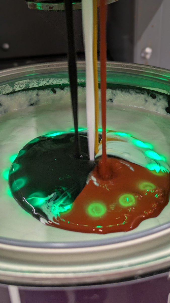 WhidbeyTom428's tweet image. Morning mixin&apos; @ Home Depot
#workflow #paintdepartment