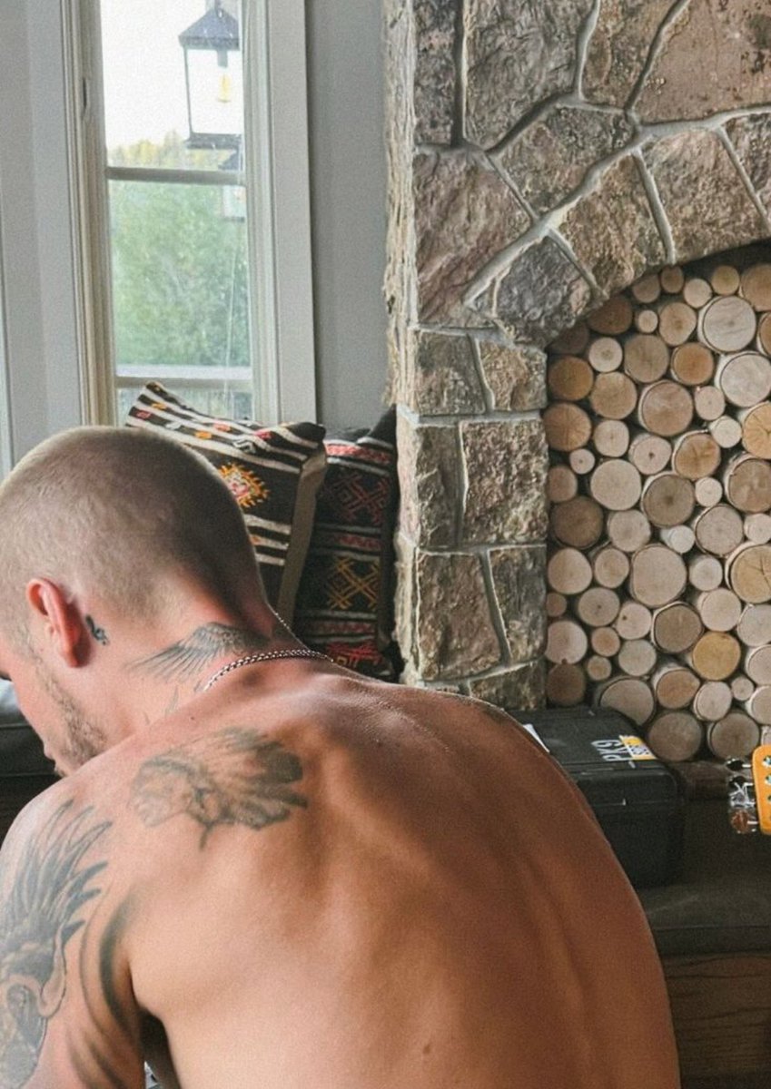 justin bieber’s back