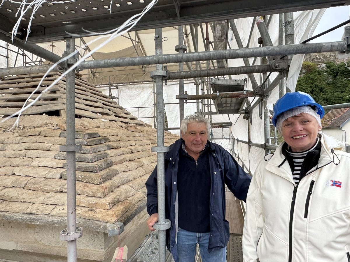alainhoupert's tweet image. Visite du chantier de rénovation des parties classées de l’église Notre-Dame de  Salmaise. Du haut de son clocher dix siècles vous contemplent !