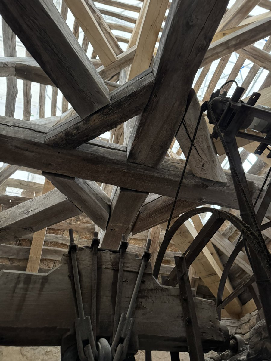 alainhoupert's tweet image. Visite du chantier de rénovation des parties classées de l’église Notre-Dame de  Salmaise. Du haut de son clocher dix siècles vous contemplent !