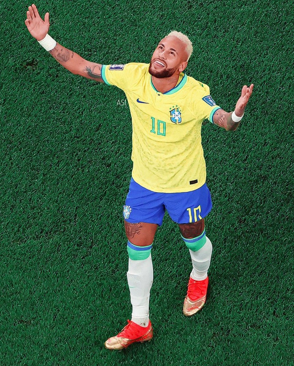 تكفى يا كارلو انشيلوتي 
نبغى الملك نبغى نيمار 

شعب البرازيل يريد المتعة 🇧🇷💛