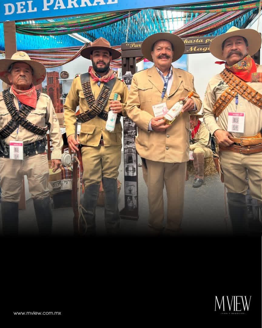 MVIEW_MX's tweet image. El Tianguis Nacional de Pueblos Mágicos en Hidalgo funciona como un punto de encuentro con los colores, sabores y sonidos de los 177 Pueblos Mágicos. 
Mezcal Mala Noche presente en este evento Nacional.

#MVIEW #PueblosMágicos #Hidalgo