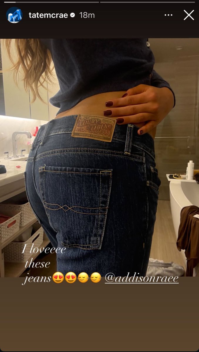 AddisonBase's tweet image. Talented singer and Addison’s close friend Tate McRae shares a photo on her Instagram Story wearing the exclusive Addison Rae x Lucky Brand jeans, showing Addison love:

‘I loveeee these jeans 😍😍🙂‍↔️🙂‍↔️ @/addisonraee’ 🍀👖🩷”