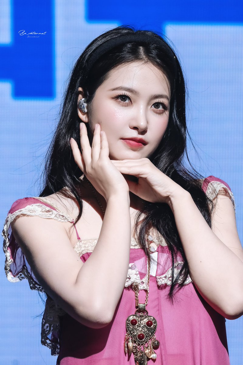 be_internal's tweet image. 251115 Act1:Yerim
👑

#예리 #YERI #김예림 
#RedVelvet #레드벨벳