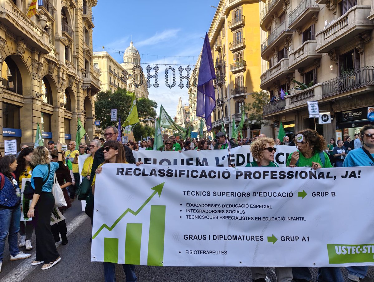 Plaboralustec's tweet image. La consellera 
Niubó no ha pres 
cap mesura per 
abordar la manca 
de personal d&apos;atenció educativa.
✊🏻El 15N no és el 
final: és el 
començament d’un 
nou cicle de lluites💪🏻💪🏻 
 
#DignifiquemLaProfessio
#DignitatEducativa
#Dignitatdocent