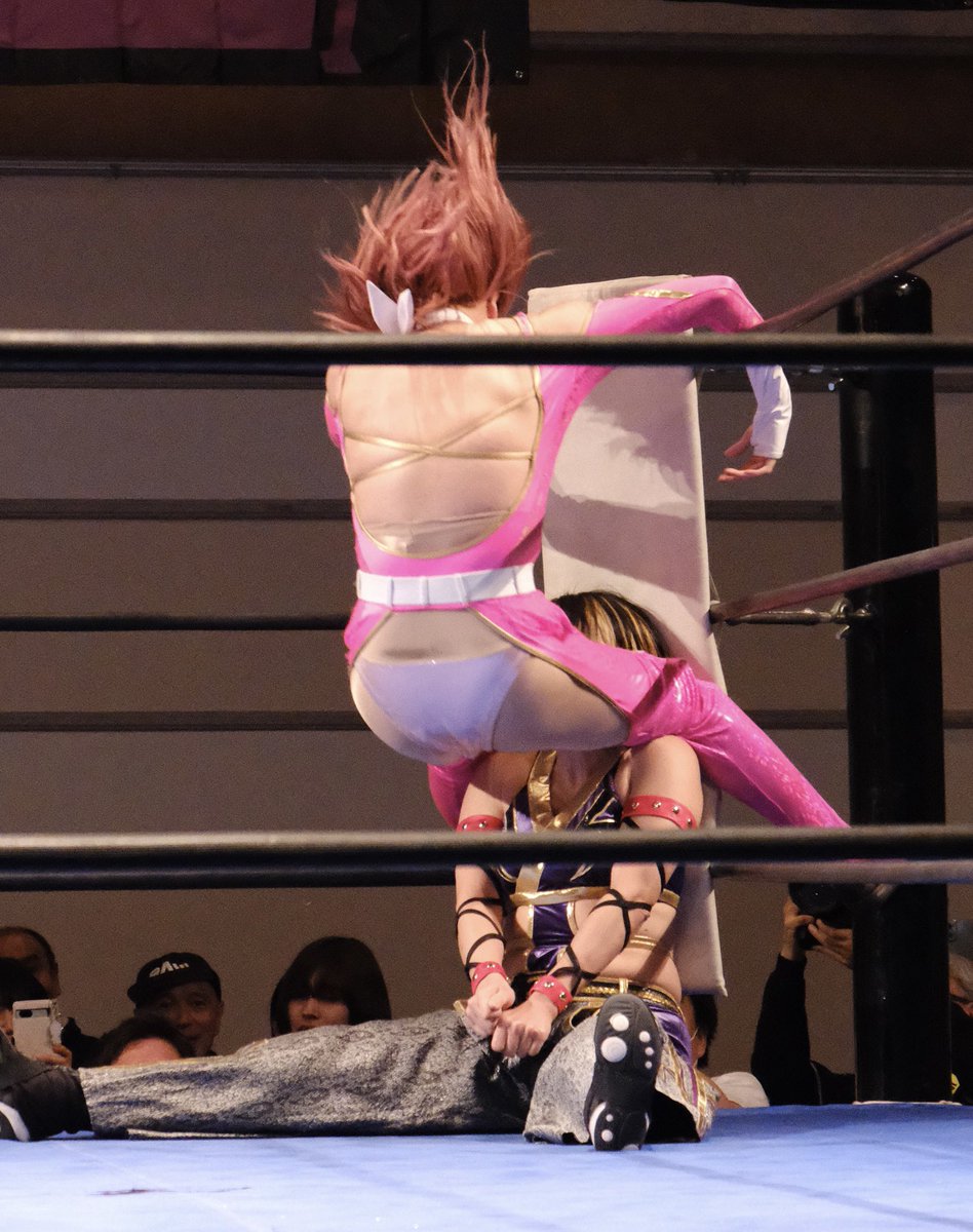 前日はタッグパートナーとして激闘
今日は対角にて激闘

#紫雷美央 
#夏すみれ 
#Violetvillains
#SEAdLINNNG
#魂の女子プロレス
#KGFpro
#045興行
#BAR045