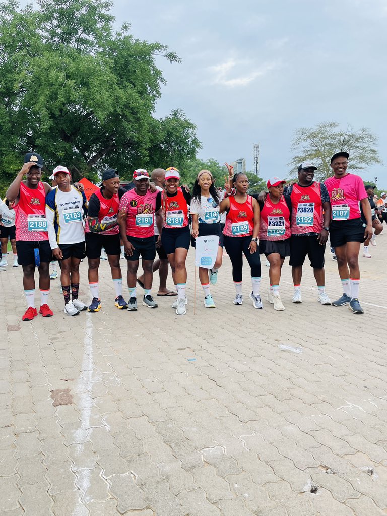RunAlexAC's tweet photo. Gaborone, Botswana is always kind to us as @RunAlexAC , We came, we had fun, we inspired and we are full of fulfilment more than anything as we speak.
Fearless Fitness Club took good care of us too. 
We appreciate the love family.
To many more beautiful moments like this.

#Runalexac
#watermelongang