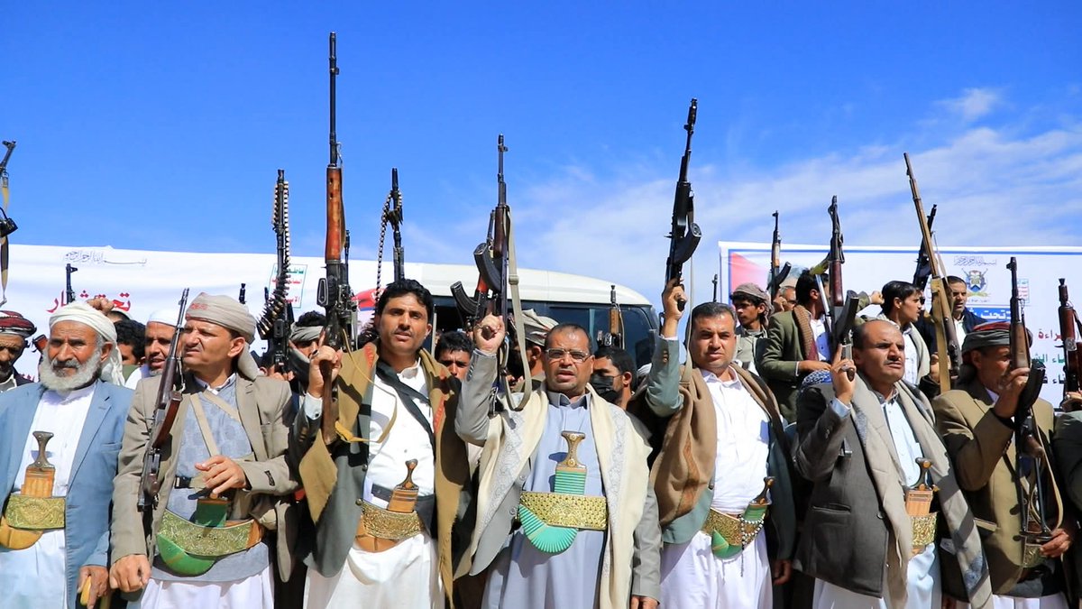 يالبيـــــــــــــــه لنكف  قبايل العز والشرف 🫡..!!

قبائل جِماعة بمديرياتها الثلاث #باقم و #قطابر و #مجز تعقد لقاءً قبلياً مسلـ.ـحـاً إعلاناً للجهوزية التامة لمـ.ـواجـhـة كل المؤامـ.رات