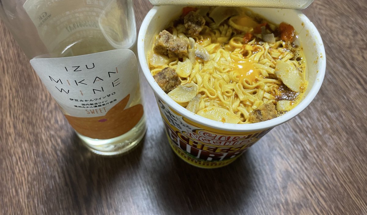 いぬは自由な生き物なので、夜食を食べてもいいとされている