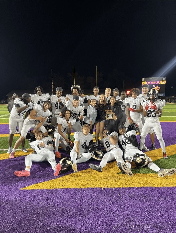 LeesSumBarstool's tweet image. ITS A GREAT MORNING TO WAKE UP A DISTRICT CHAMP! #STOPTHERUN