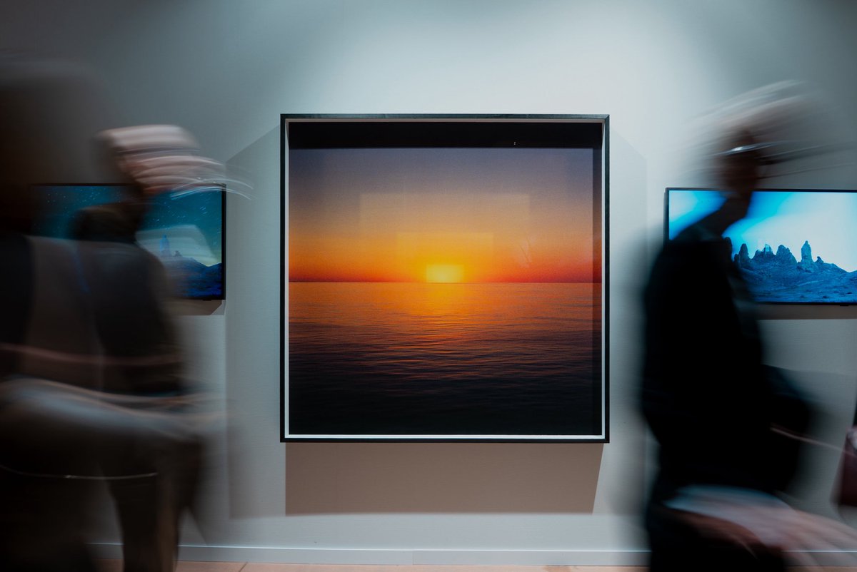 borgetsebastien's tweet image. 🌅 Artwork by Reuben Wu (@Reuben_Wu), Homage to Homage to the Square, 2017, dual medium — digital artwork and physical piece (archival pigment print), 150 × 150 cm  

objkt.com/tokens/KT1RNFx…

Photographed one morning after a DJ set aboard a cruise ship in 2017, Homage to Homage…