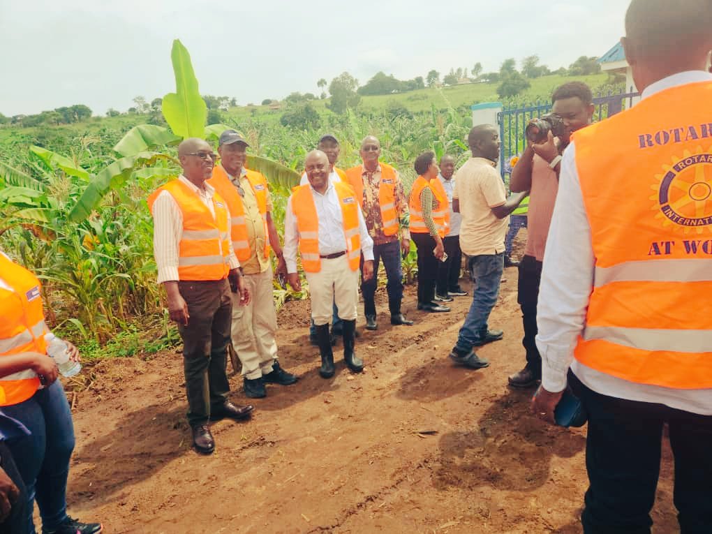 Members of the Rotary Club of Mutundwe represented the Club at Rwenshande in Kiruhura District, as RC Munyonyo Kampala commissioned the water Project on the 15th of November 2025.

IPP Francis Yiga, VP Newton Muwonge and Rtn Andrew Luwandagga