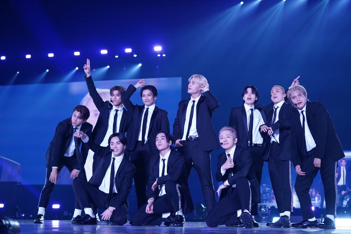 何で個の衣装にしたんだろう？？？聖域だから正装で向き合って望むって