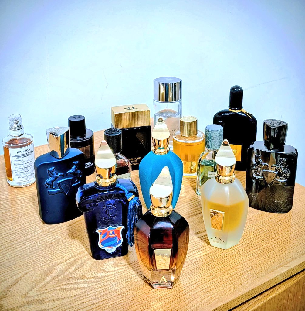 _fragrantica's tweet image. افضل طريقة اسويها لزيادة ثبات العطر والفوحان
فقط للعطور الضعيفة في الاداء  
بعد ما اشتري العطر اجربه كم بخه وبعدها على الدرج اخليه فترة ممكن شهر او اكثر انسى منه وبعدها استخدمه ويكون فيه زيادة في الاداء واضحه ممكن بنسبة 40٪ هاذي تجربة شخصية 

#رابطة_عشاق_العطور