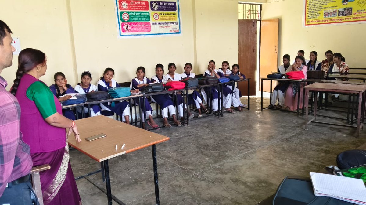 दिनांक 15 नवम्‍बर 2025 को मिशन शक्ति 5.0 अभियान के अंतर्गत जनपद के विभिन्न विद्यालयों में जागरूकता कार्यक्रम आयोजित किया गया । <a href="/CMOfficeUP/">CM Office, GoUP</a> <a href="/ChiefSecyUP/">S.P. Goyal, Chief Secretary, GoUP</a> <a href="/UPGovt/">Government of UP</a> <a href="/InfoDeptUP/">Information and Public Relations Department, UP</a> <a href="/ambedkarnagrpol/">AMBEDKARNAGAR POLICE</a>