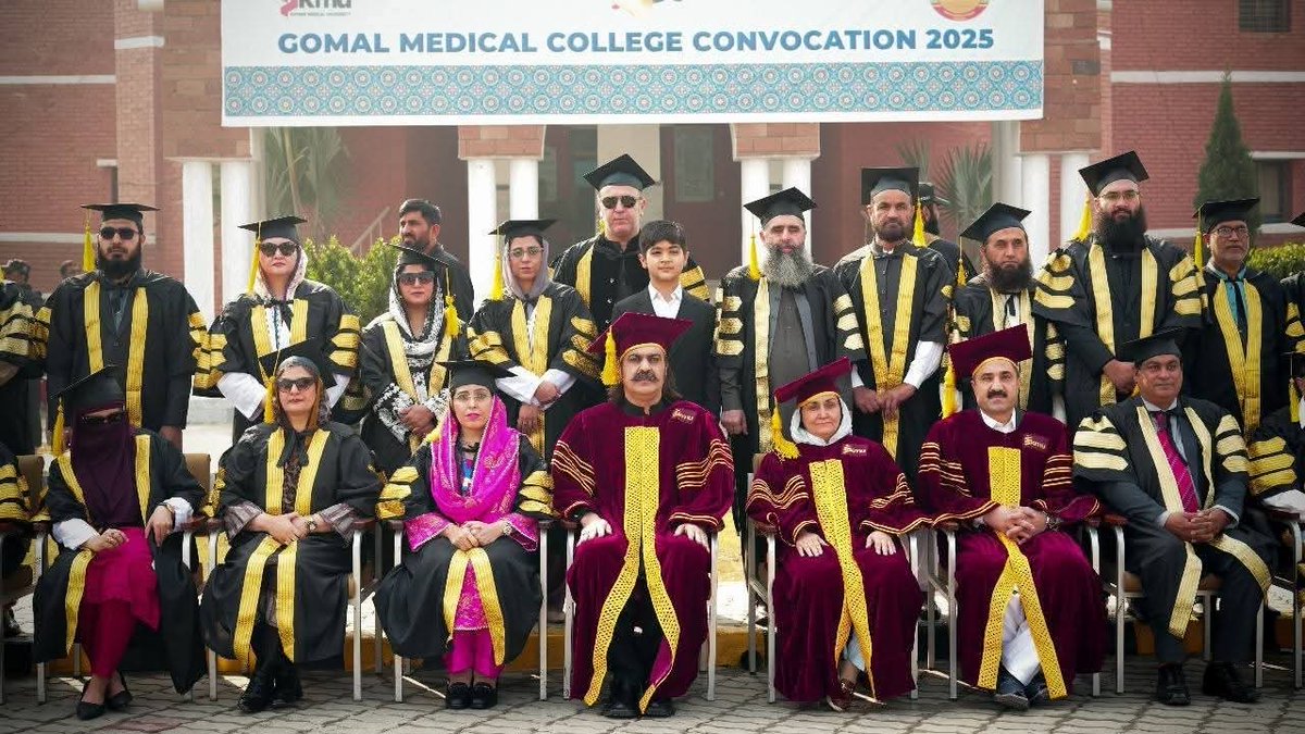 سابق وزیراعلی خیبرپختونخوا علی امین گنڈاپور کا گومل میڈیکل کالج کے سالانہ کانووکیشن 2025 میں بطور مہمان خصوصی شرکت۔