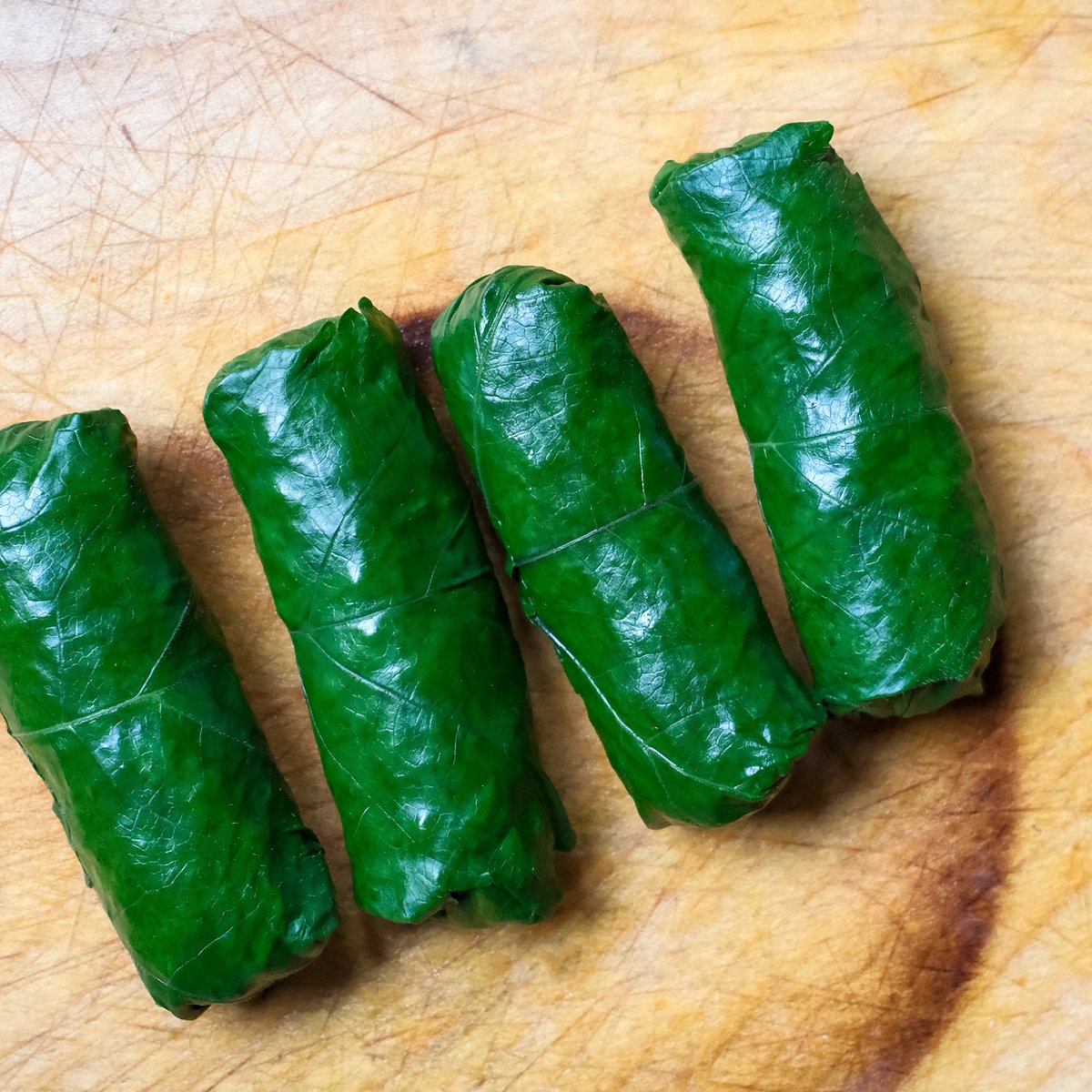 mono_grafic's tweet image. How I relax on the weekend: I just put in the oven mallow leaves sarmas stuffed with rice and black oyster mushrooms, after picking them this morning and then spending two hours preparing 😅