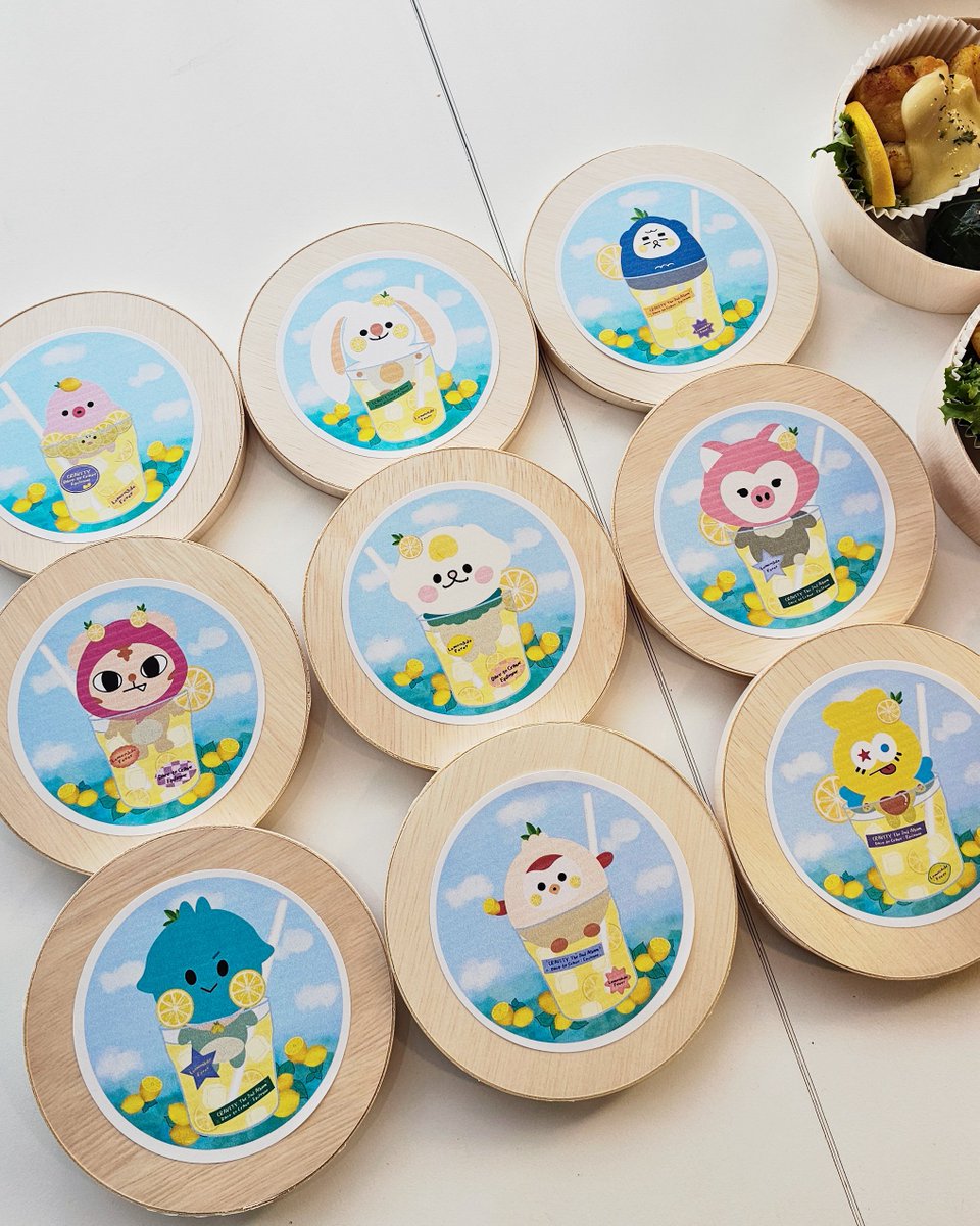 🍋251115 𝗖𝗥𝗔𝗩𝗜𝗧𝗬 𝗦𝗨𝗣𝗣𝗢𝗥𝗧 🍋

주문하신 크크루에이드 나왔습니다.ᐟ

2관왕 수상으로 활동을 시작한 크래비티를 위해
간식도시락을 전달했습니다💕

#크래비티 #CRAVITY 
#DaretoCrave_Epilogue
#LemonadeFever