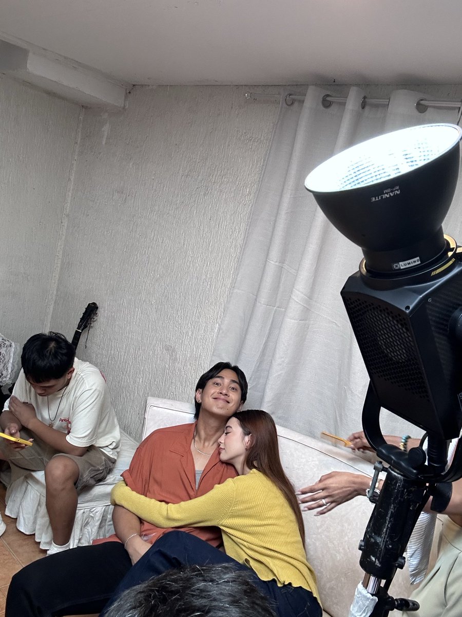 super_ej's tweet image. Natapos niyo na panoorin yung #GhostingEpisode13? Ganitong-ganito mukha ni Macmac nung napayakap sa kanya si Jaja sa loob ng horror house eh! Nakapuntos ka Mac!