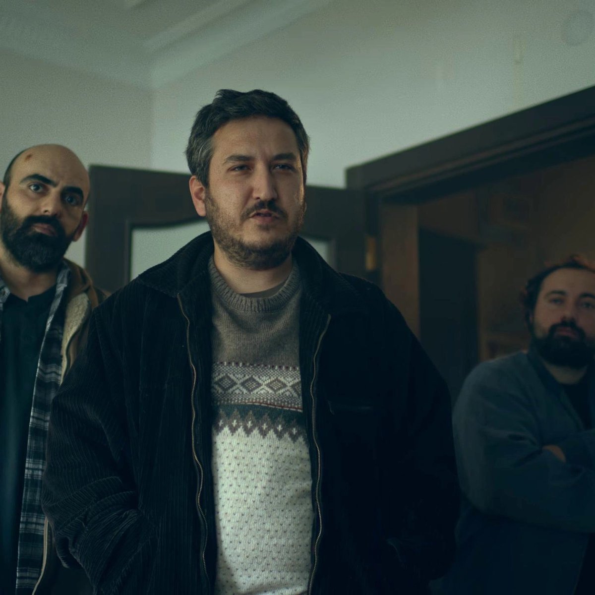 Feyyaz Yiğit: "Elimden gelse evden çıkmam.

Evde olduğum her an evden çıkmamaya çalışıyorum, dışarıda olduğum her an da eve gitmeye çalışıyorum."