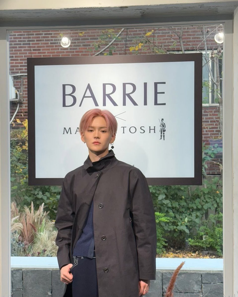 The arcade flipped, and I managed without a hitch along the way out. Stepping in to this event, I faced it like a gentleman in the game who never fails to win. Well, almost perfectly. One thing is certain: the Barrie x Mackintosh man is always identifiable.