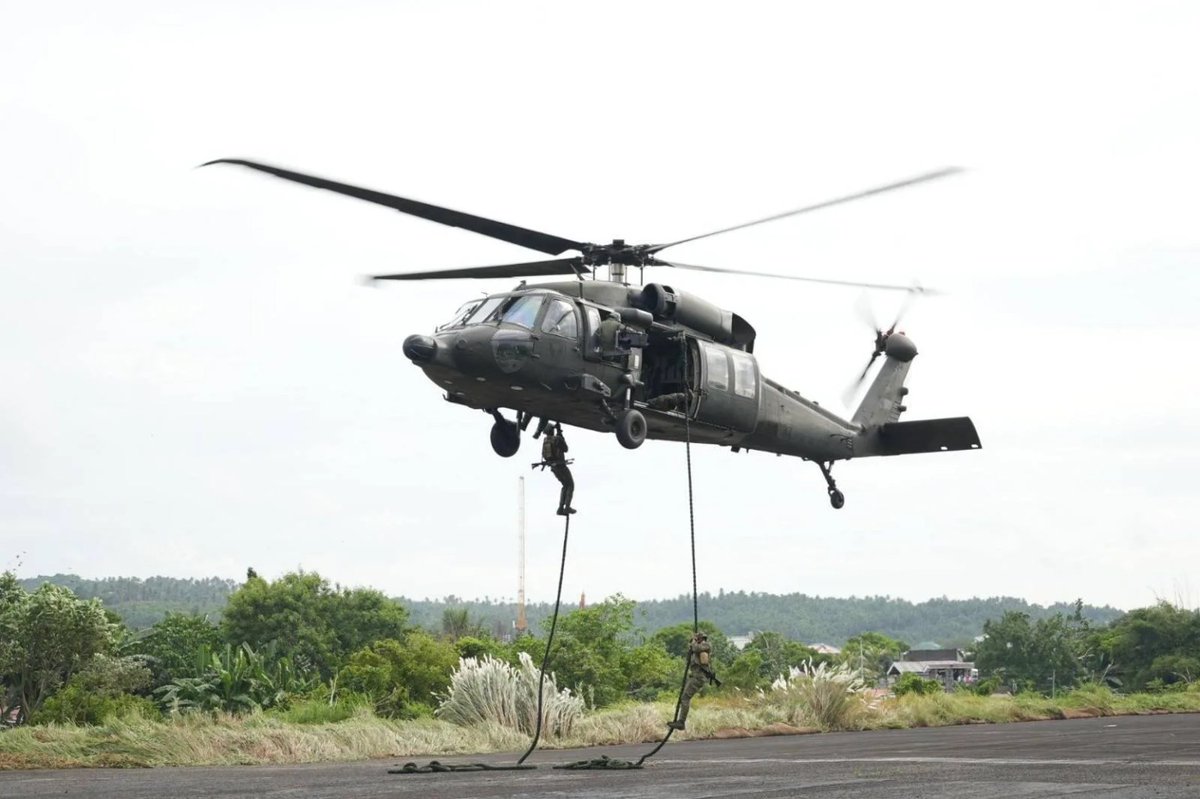 The Philippine Air Force continues to expand its fleet of S-70i Black Hawk helicopters with the receipt of a new batch of 5 examples. The aircraft, manufactured by the company PZL Mielec, they are part of a contract by which 32 copies were acquired by 
the Air force.