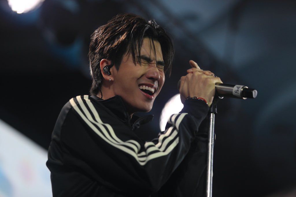 bangsaenfest's tweet image. PERTH LIVE AT BANGSAEN FEST 2025 💯

#PerthTanapon
#BangsaenFest2025xPERTH
#BangsaenFest2025_D1
#BangsaenFest