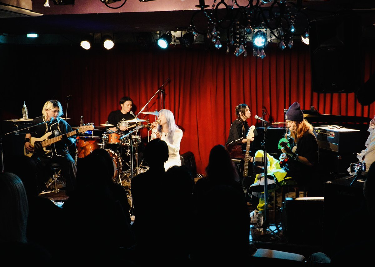 11/14 (Fri)
Cömmunie &amp; RVRNC Launch Party
Thank you everyone for your support!
Love you all🕯️

#coshulive #coshunie #RVRNC