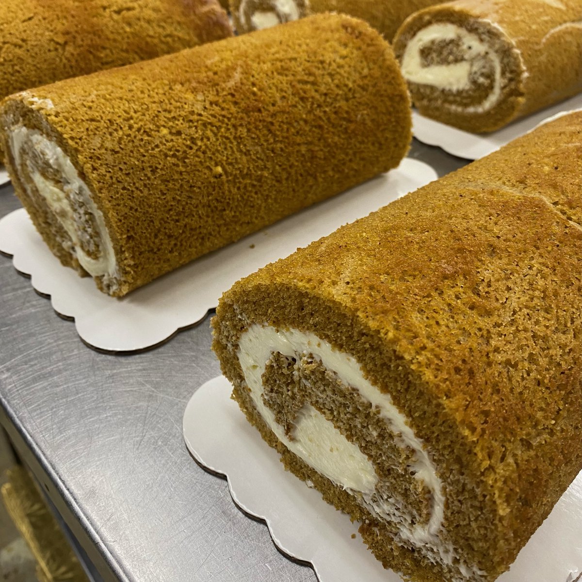 HelferPastries's tweet photo. Pumpkin Cream Cheese rolls have us drooling over here 🤤 we’ve got them in stock at the store, and also are available for pre order to go with your Thanksgiving feasts!
Last day to place  is Monday the 24th

📞 314-837-6050

#pastries  #cakes #pies
#familyowned #helferspastries https://t.co/FAE1RU8BDU
