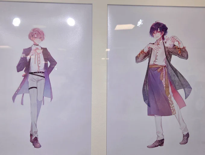 展示のお写真あげそびれてたので今! 等身大行瑠の身長高すぎて笑っちゃいました( ◜ᴗ◝)昨年のコラボカフェ用に描いた絵が印刷の紙にぴったりだったのか謎にキラキラしてて元絵より綺麗でびっくりしました*。꙳ #祝Cab100