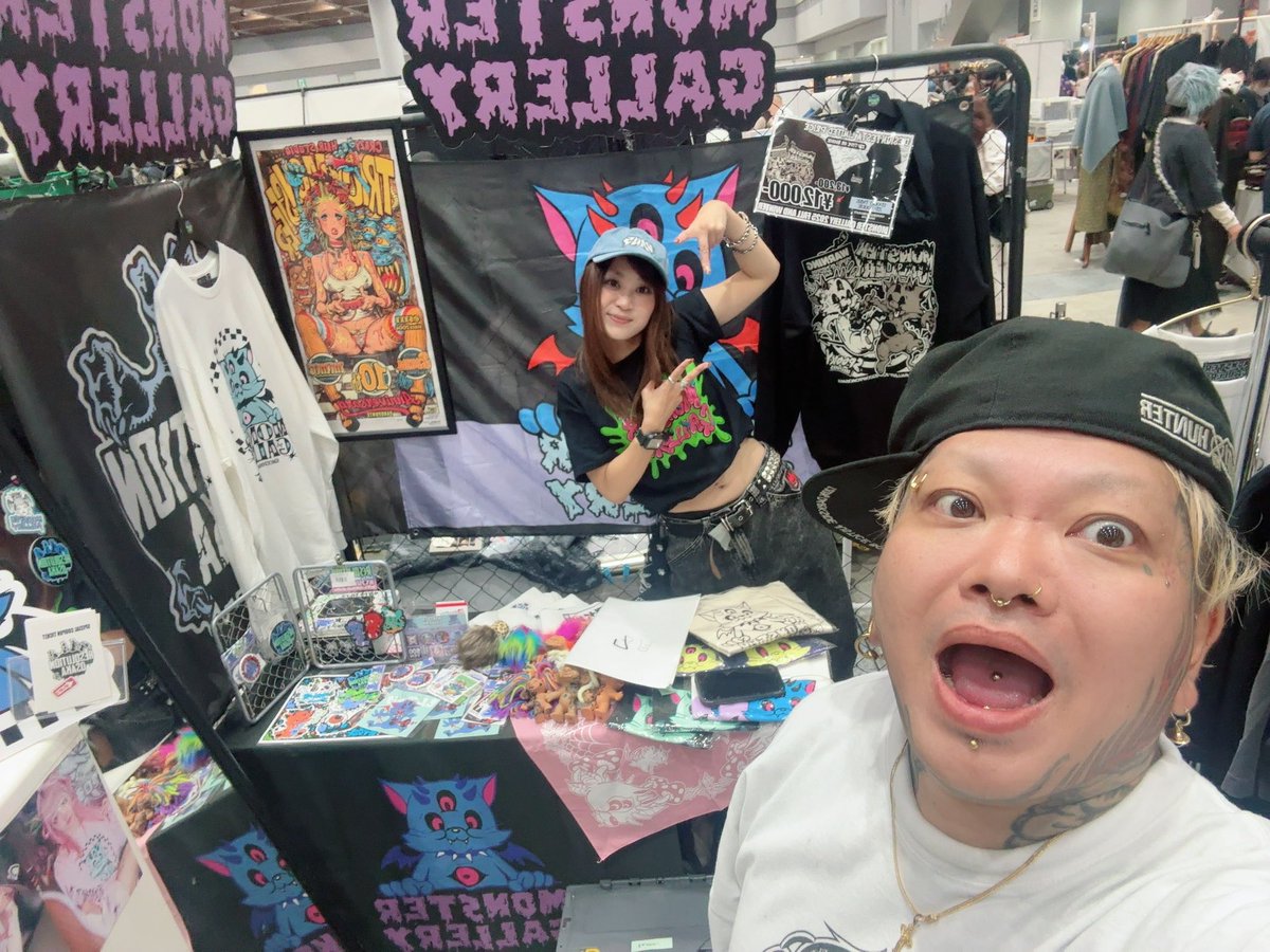 monstergallery7's tweet photo. デザフェス62 1日目ありがとうございました！
1年ぶりの参加でしたが、今回もたくさんの方にお越しいただき大感謝です！

明日もI-325ブースにてお待ちしております！

#monstergallery #デザフェス62 https://t.co/8Ow57EdKza