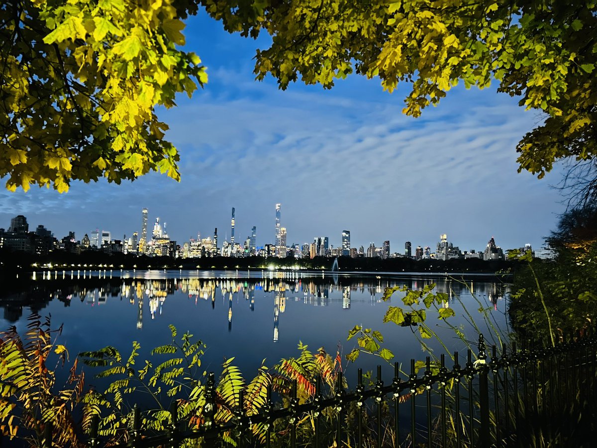 BalazsHalmosMD's tweet image. Saturday
Morning 
Live
From NY!

The 20th @gotoPER NY Lung Cancers meeting is on the way and while not drinking age yet but now has grown up and needs a larger room!

Great start w amazing faculty and terrific co-chair- @ChaftJamie!

U can still take the NYC subway, LIRR, Metro…