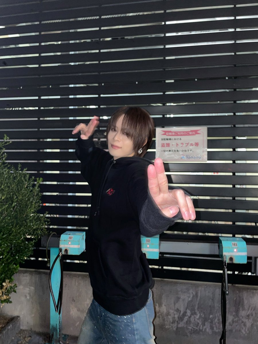 ドンキ前ありがとー！
ノンストレスストリートサイコー
最後の方道通られへんくらいたくさん見てくれててありがとうでした🙏🏻

好きすぎて滅🤞🏻

#ベルエージェー