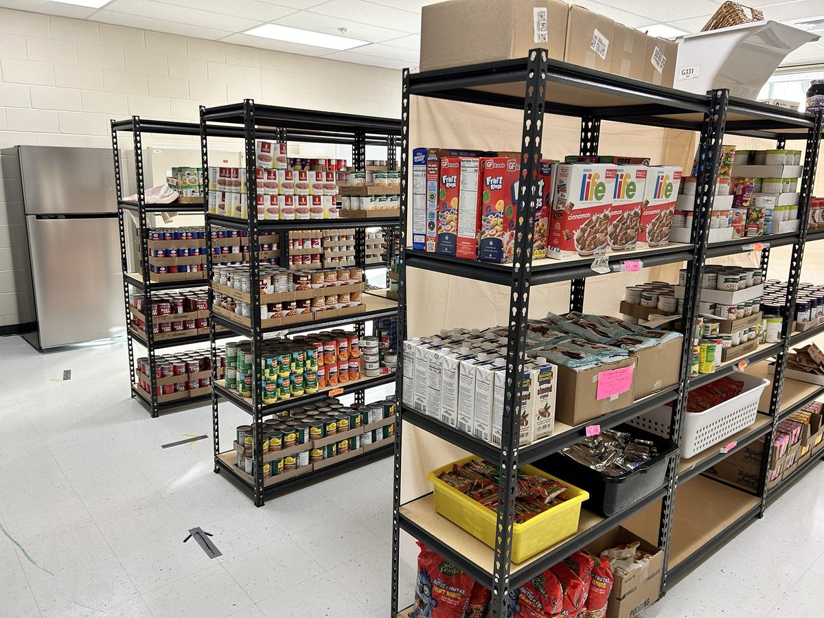 DeanYoder3's tweet image. From haircuts, to a real grocery-store layout, to clothing for all ages, and even a ride home if needed—the ONE &amp;amp; ONLY Pearson’s Fresh Market &amp;amp; Pilots Hanger is built to serve, support, and uplift every member of our community and beyond. @CobbSchools @PearsonMiddle
