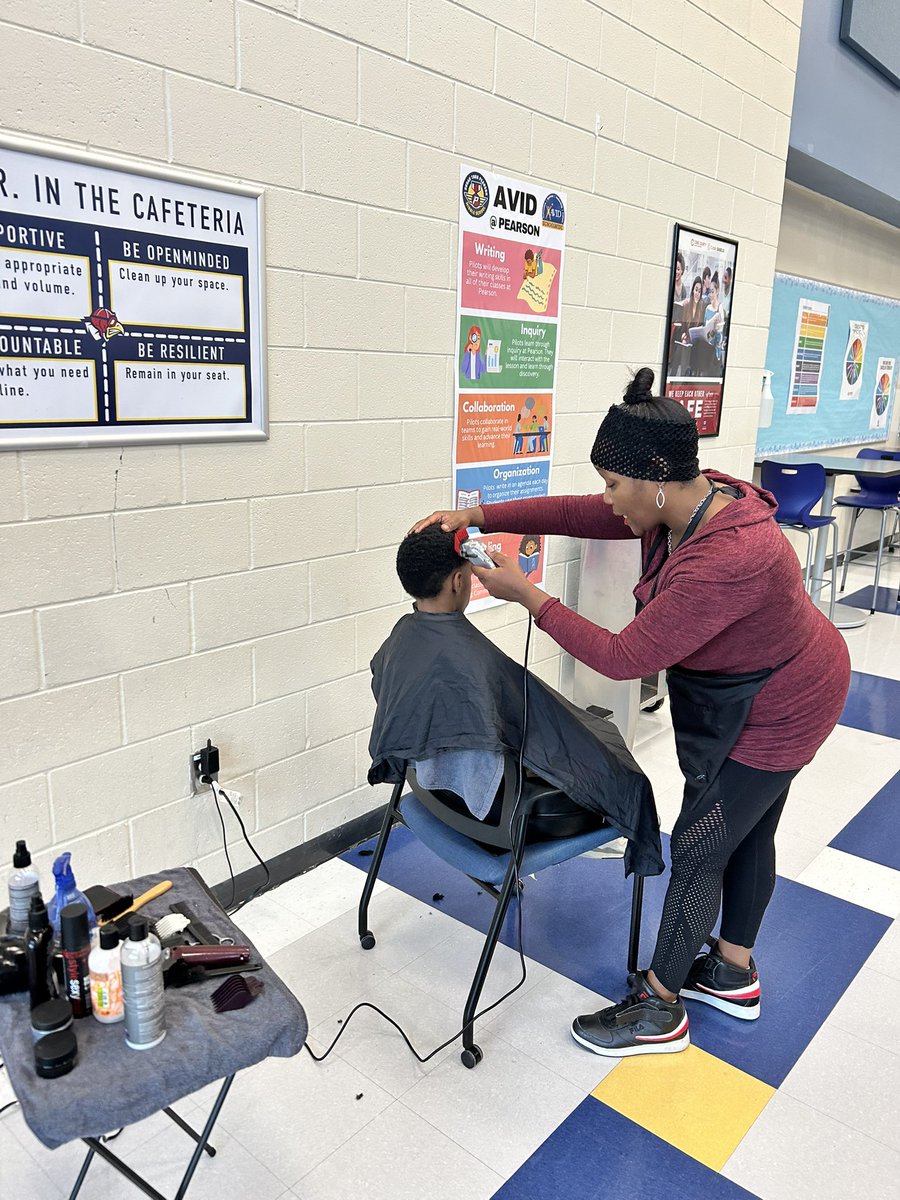 DeanYoder3's tweet image. From haircuts, to a real grocery-store layout, to clothing for all ages, and even a ride home if needed—the ONE &amp;amp; ONLY Pearson’s Fresh Market &amp;amp; Pilots Hanger is built to serve, support, and uplift every member of our community and beyond. @CobbSchools @PearsonMiddle