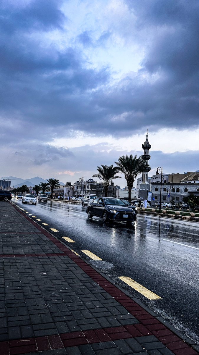 📸: 
اجواء سيدة المُدن لا يُعلى عليها 🕋🌧️