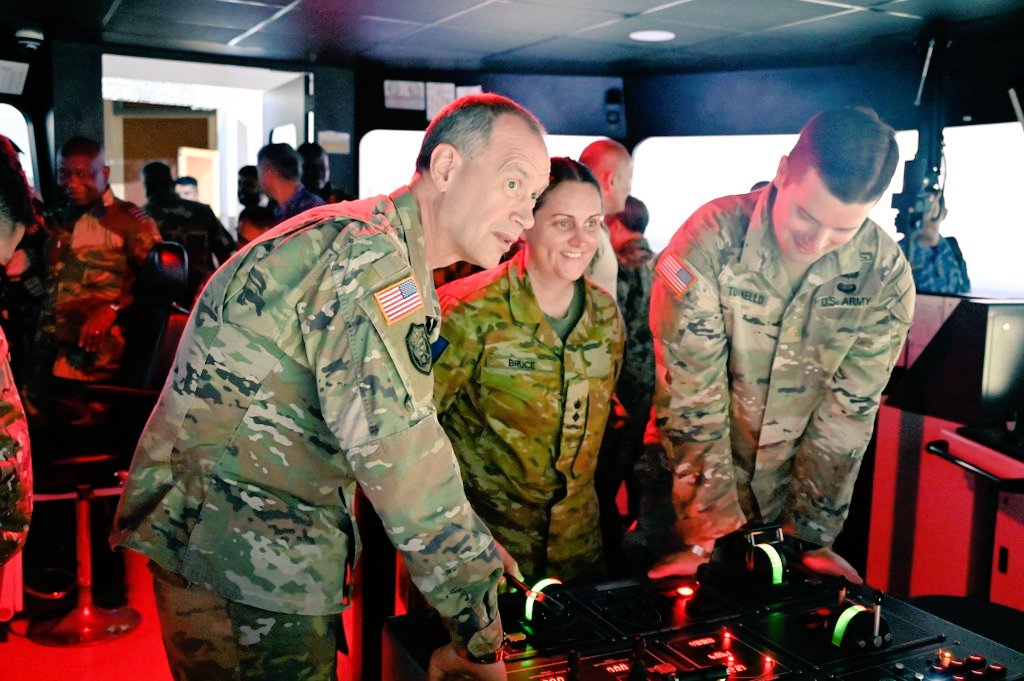 IN_HQSNC's tweet image. During visit to SNC’s professional schools, FSAs observed state of the art #simulators, #Training facilities and gained insights into the Command’s diverse roles, missions &amp;amp; regional #maritime engagements. The visit strengthened mutual understanding and cooperation offering the…